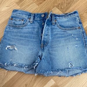 Levi high rise shorts